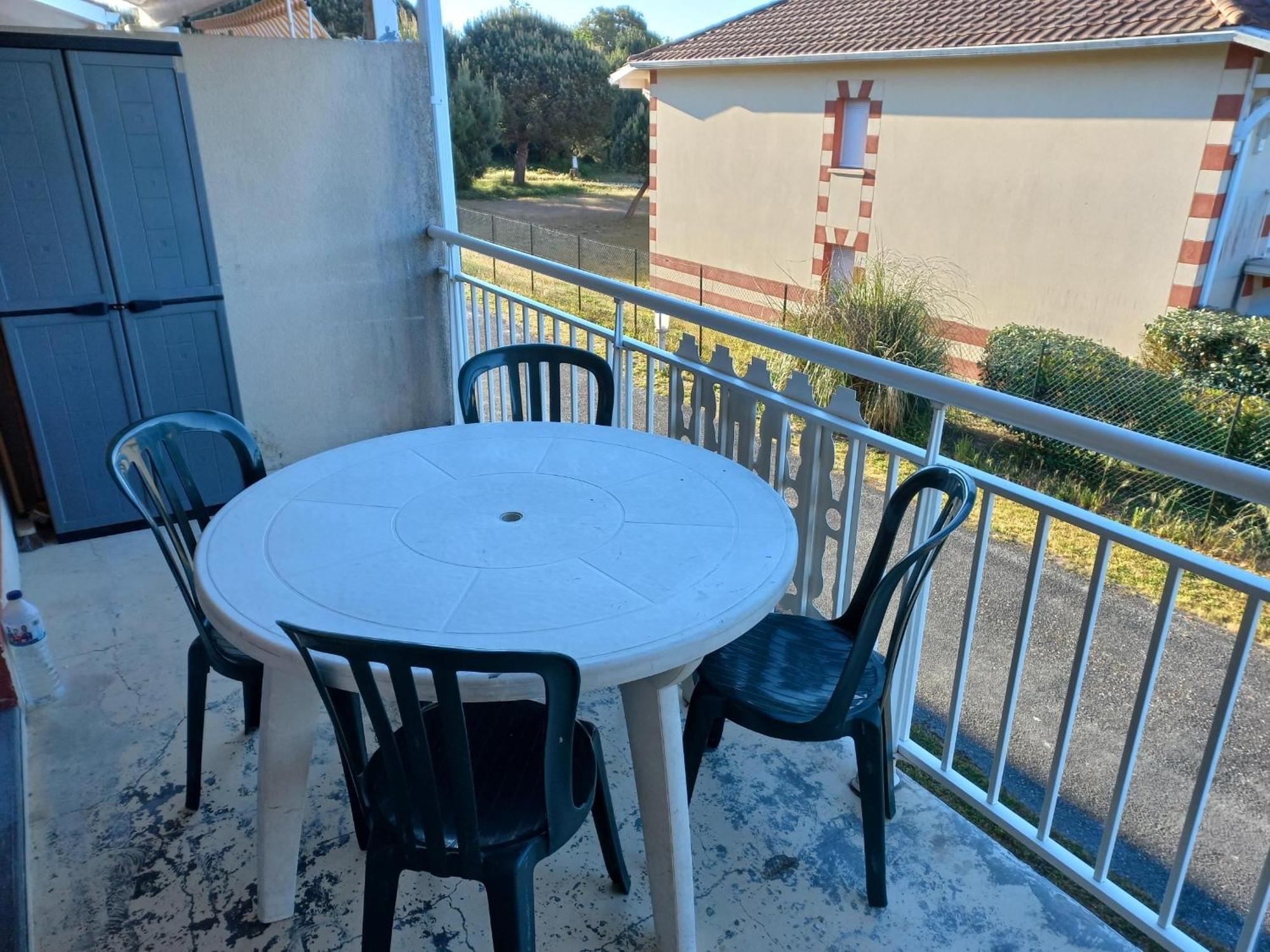 Appartement Le Verdon Sur Mer Exterior photo